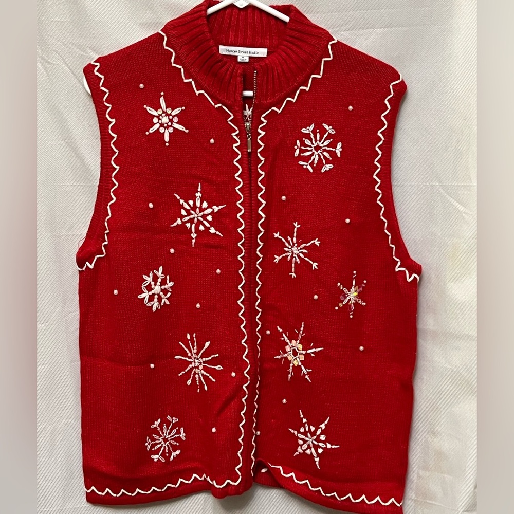 Mercer Street Studio Vibrant Red Knitwear Christmas Holiday Vest Full zip. XL